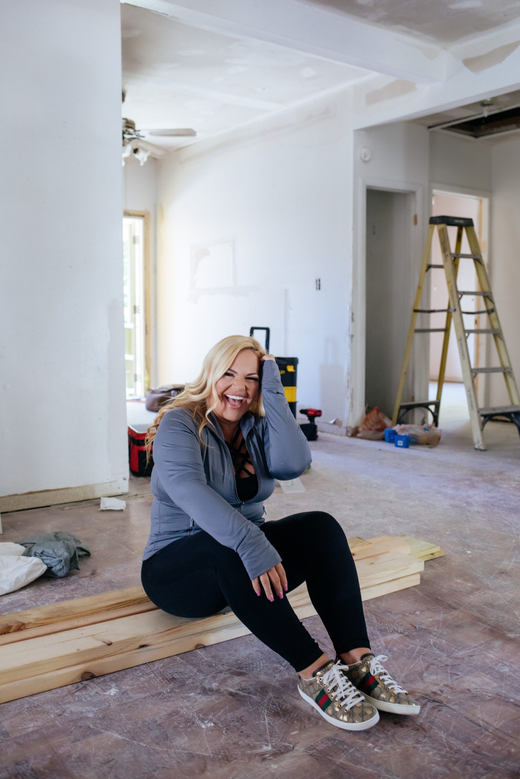 Florida Real Estate Investor and Interior Designer Christine Smith. Click here to get inspired by this firecracker's branding photoshoot!