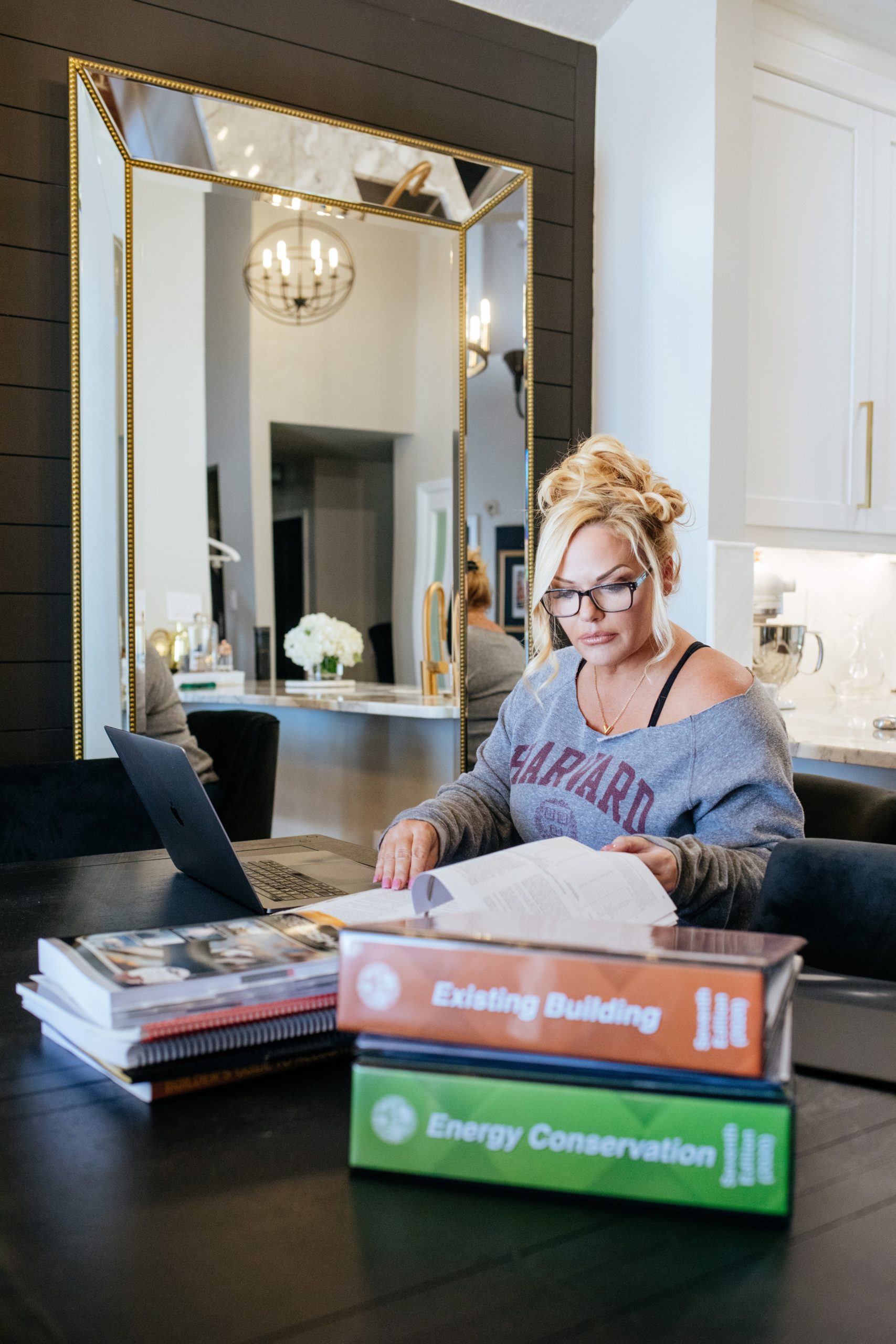 Florida Real Estate Investor and Interior Designer Christine Smith. Click here to get inspired by this firecracker's branding photoshoot!