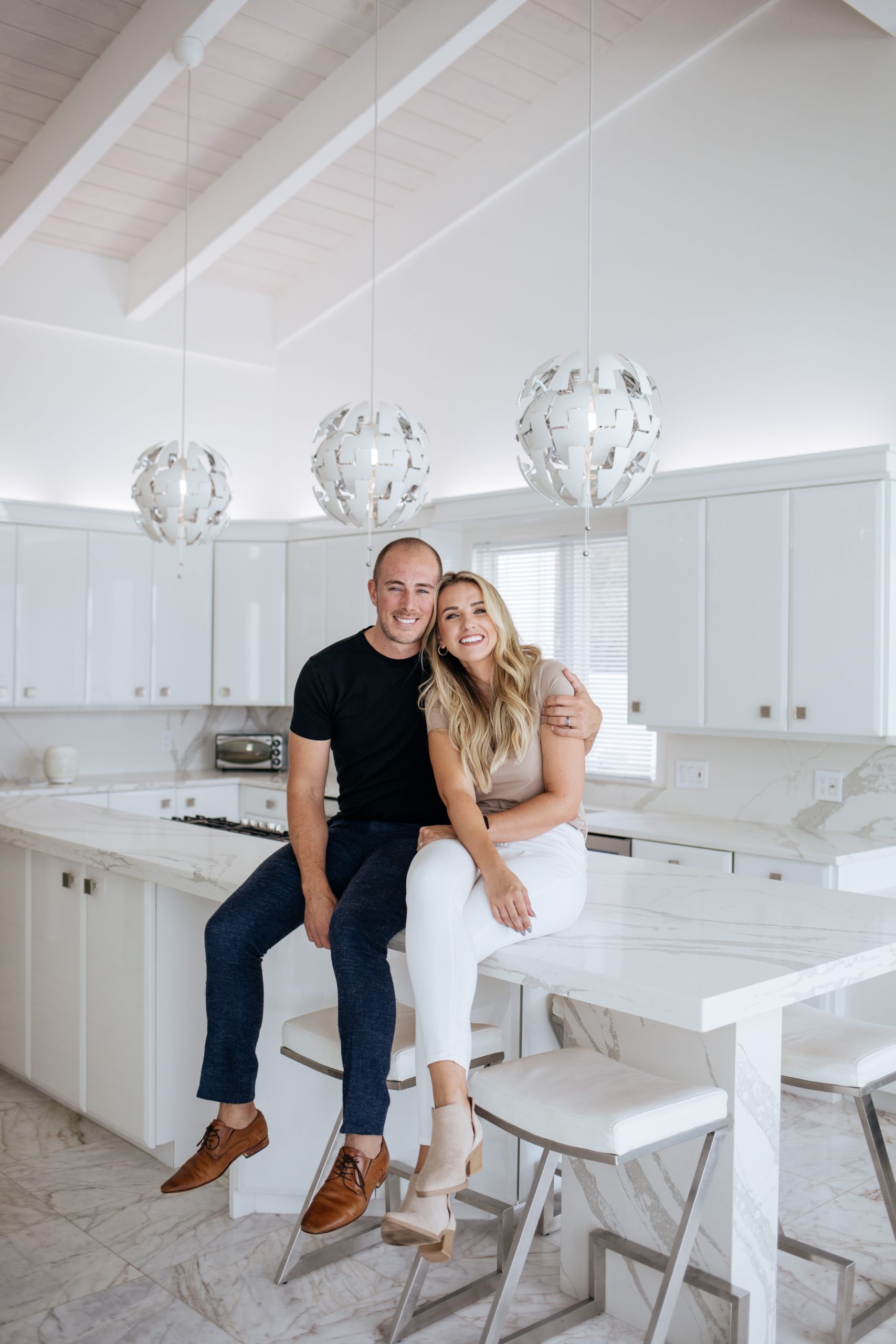 Sarasota Real Estate Agent Theresa Skrzypkowski. Click here to get inspired by this agent's fun and playful photoshoot in a luxury home!